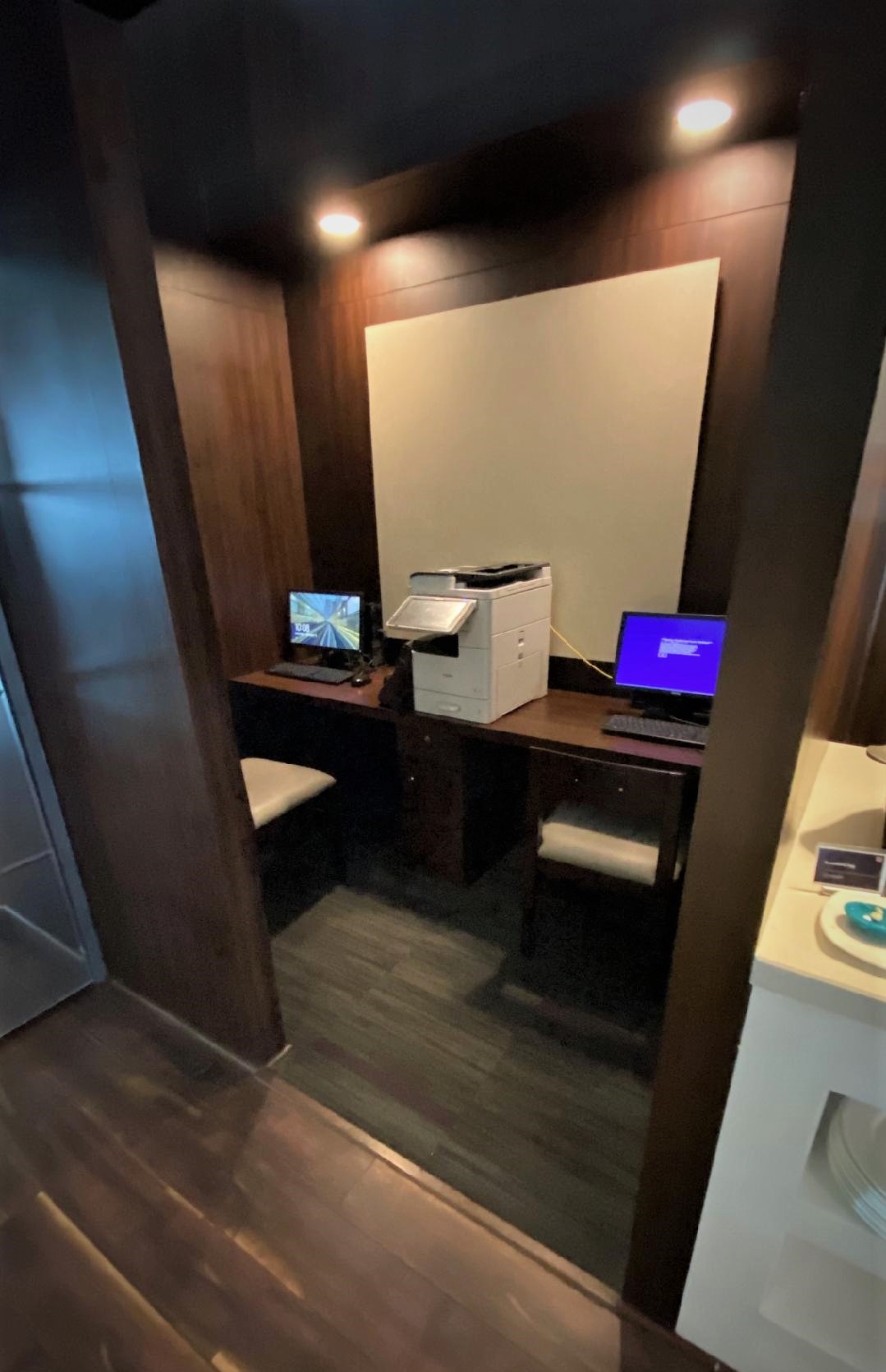 Business Centre, Air Vistara Lounge