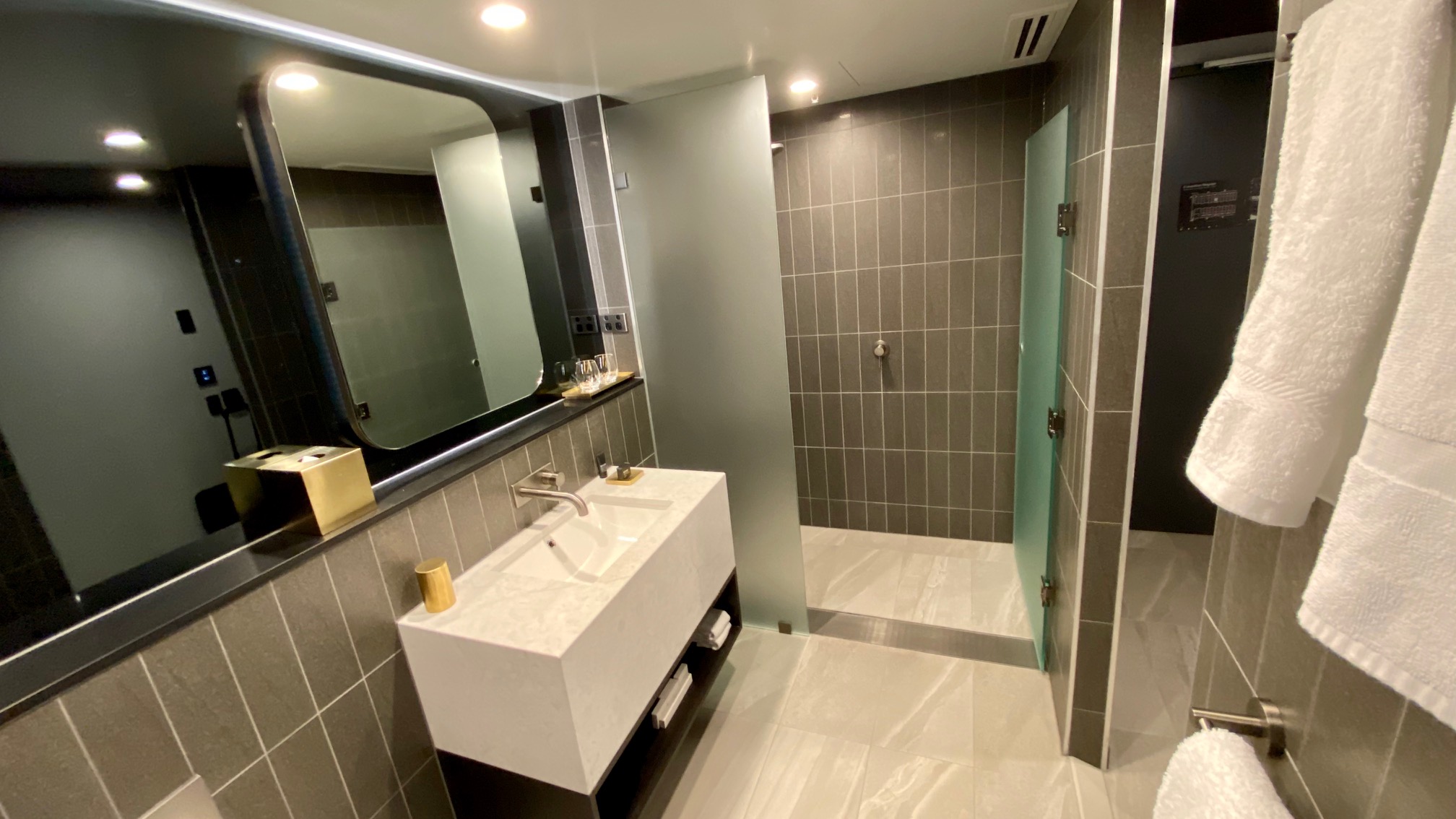 Bathroom, Midnight Hotel Canberra