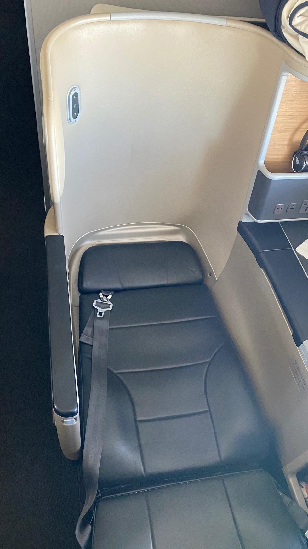 Qantas A-330 Business Class Seat, Bed mode