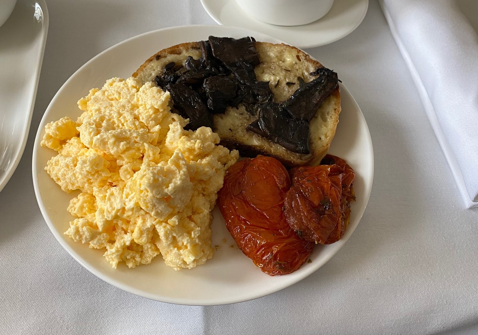 Qantas A-330, Business Class Breakfast