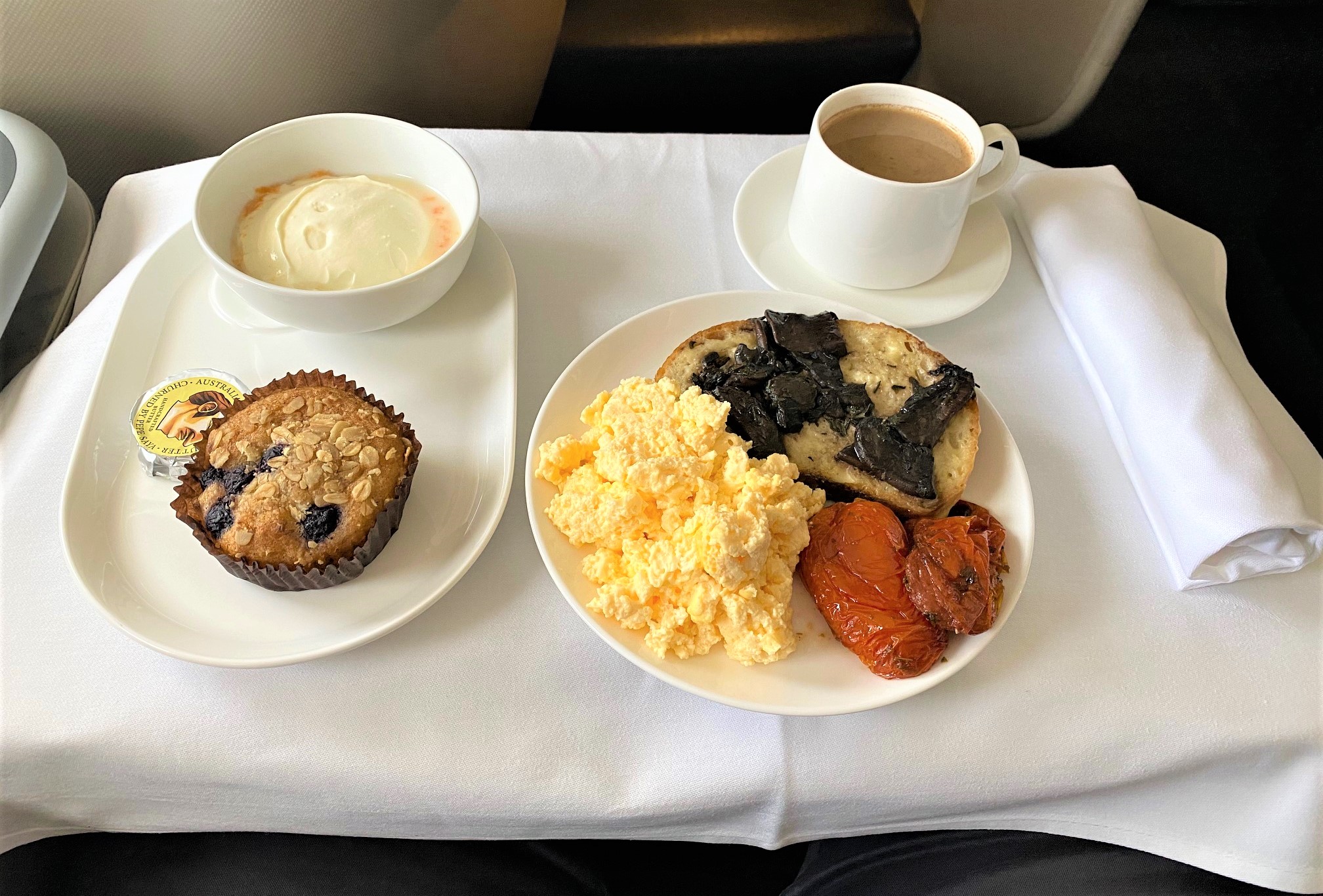 Qantas A-330, Business Class Breakfast