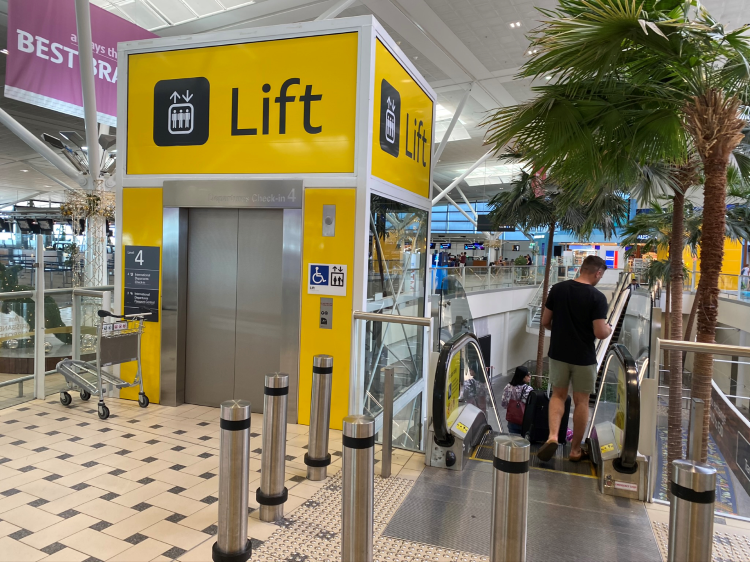 Lifts & Escalators to Departure at Brisbane Airport