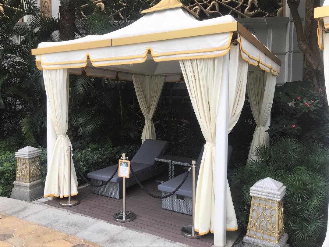 JW Marriott Macau, Poolside cabana's