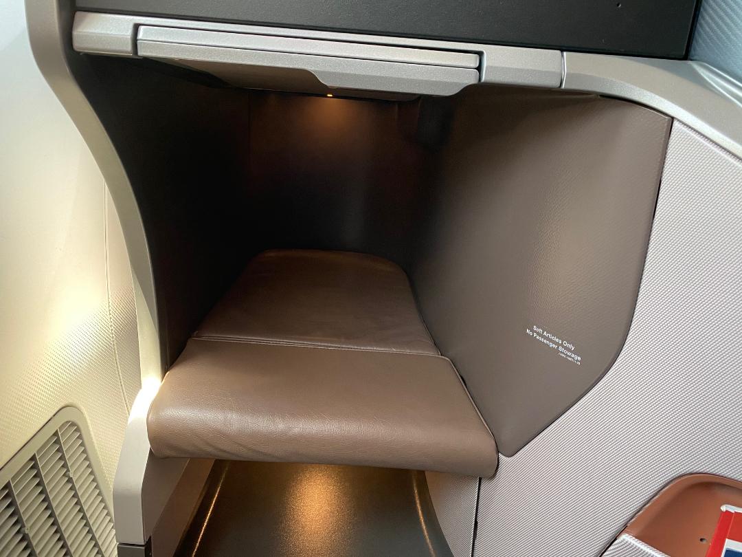 Footrest on Singapore Airlines B787-10 Business Class Seat