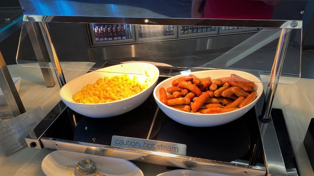 Hot Breakfast, Virgin Australia Lounge - Perth Airport