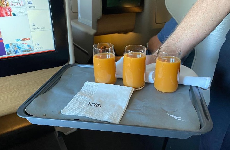 Qantas A-330, Business Class Cold-pressed Juice