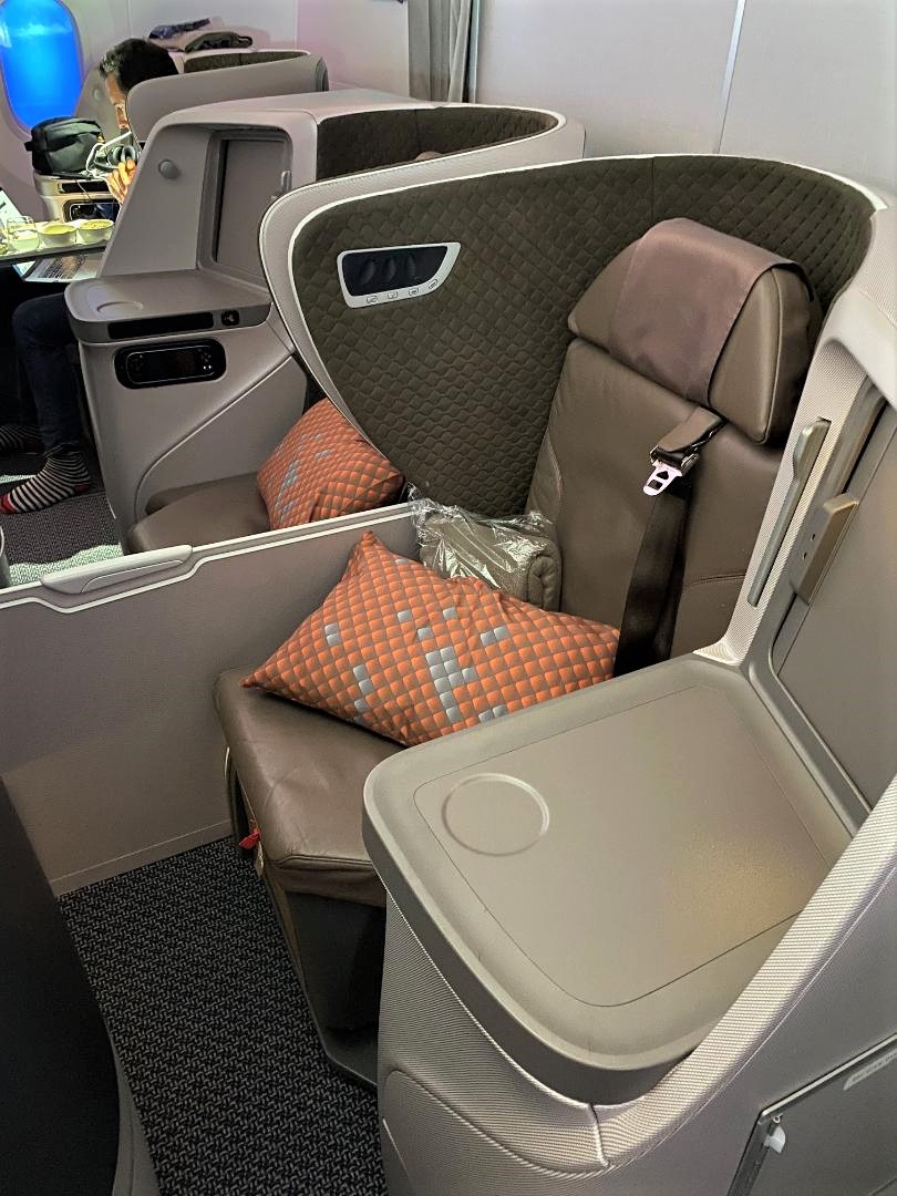 Middle Seats on Singapore Airlines B787-10