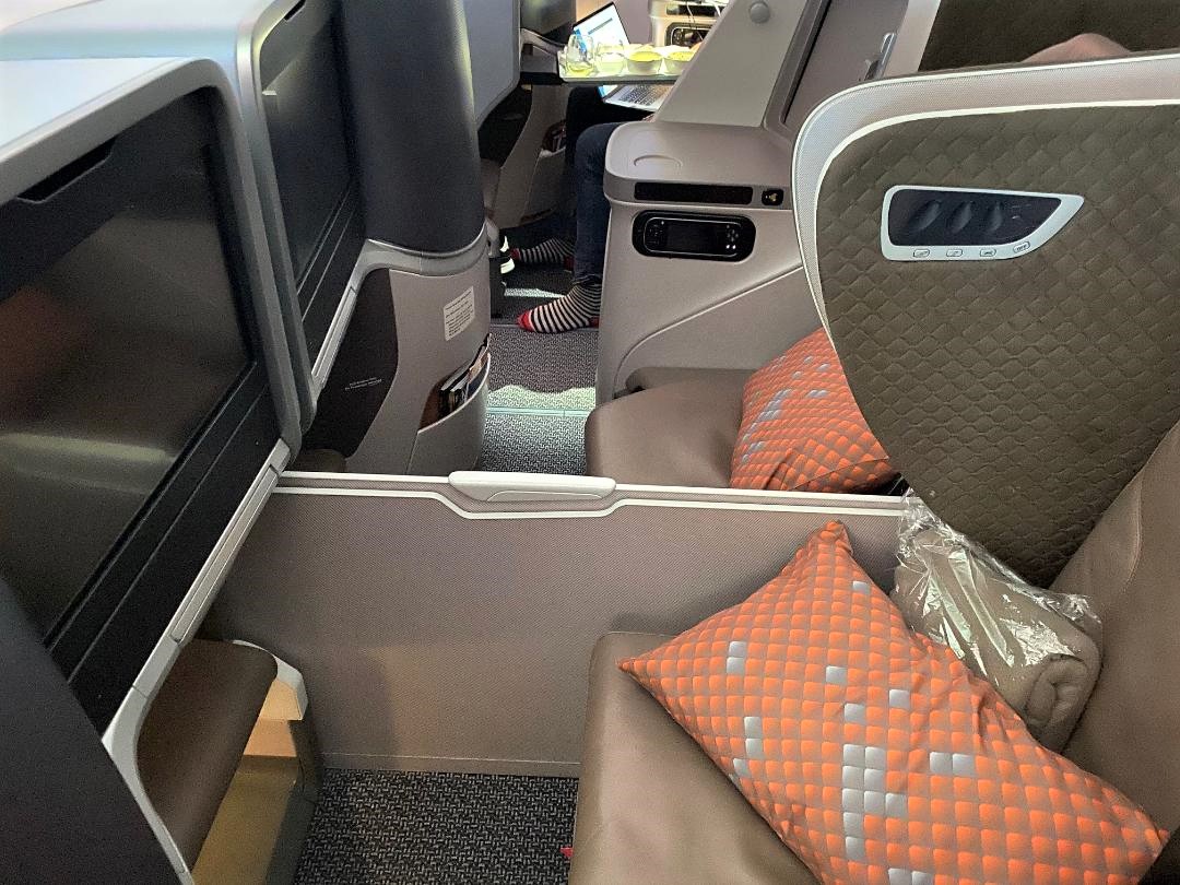 Singapore Airlines B-787 Business Class Cabin