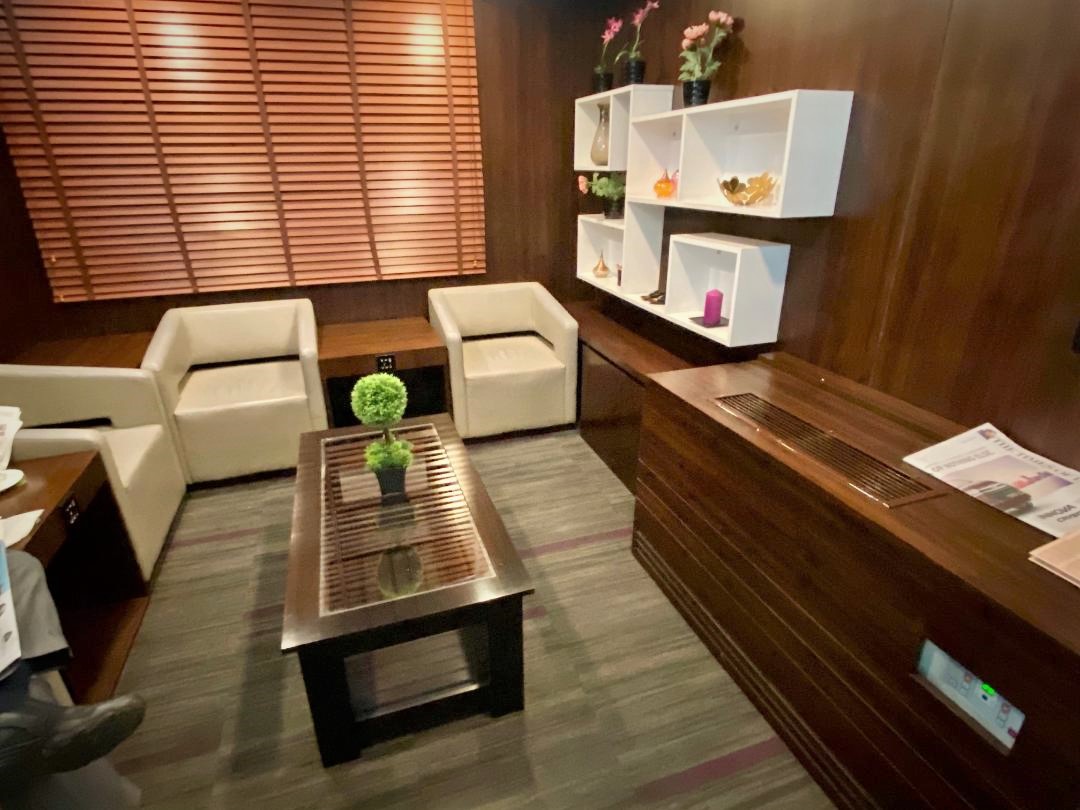 Semi Private Room, Air Vistara Lounge Delhi Airport