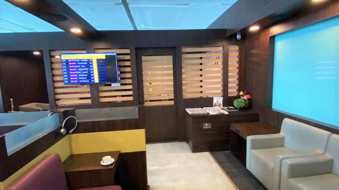 Semi Private Room, Air Vistara Lounge Delhi Airport