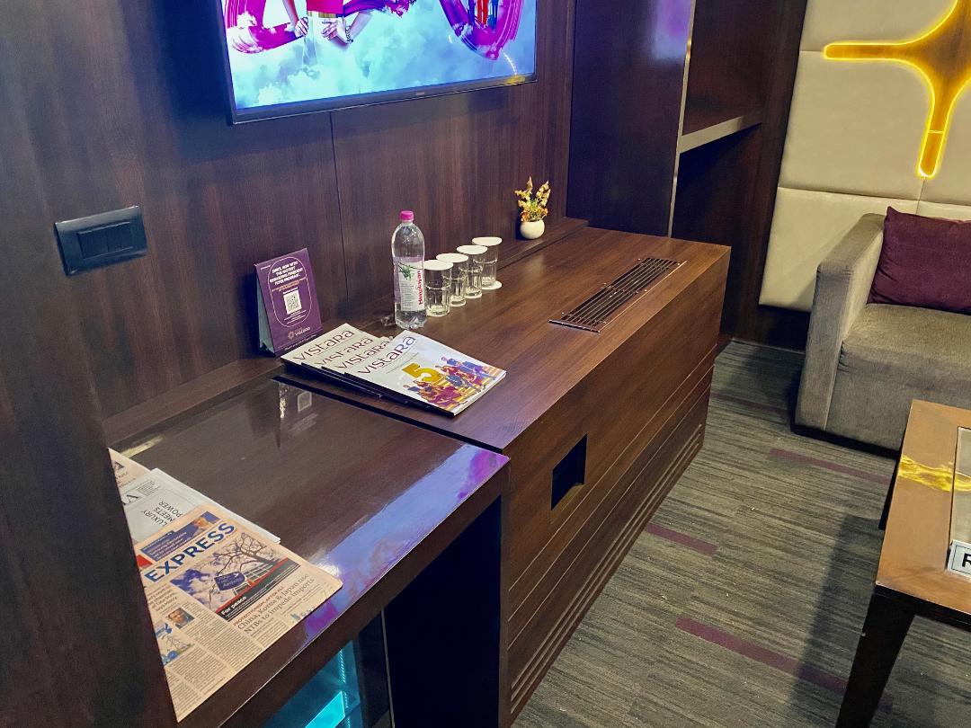 Semi Private Room, Air Vistara Lounge Delhi Airport