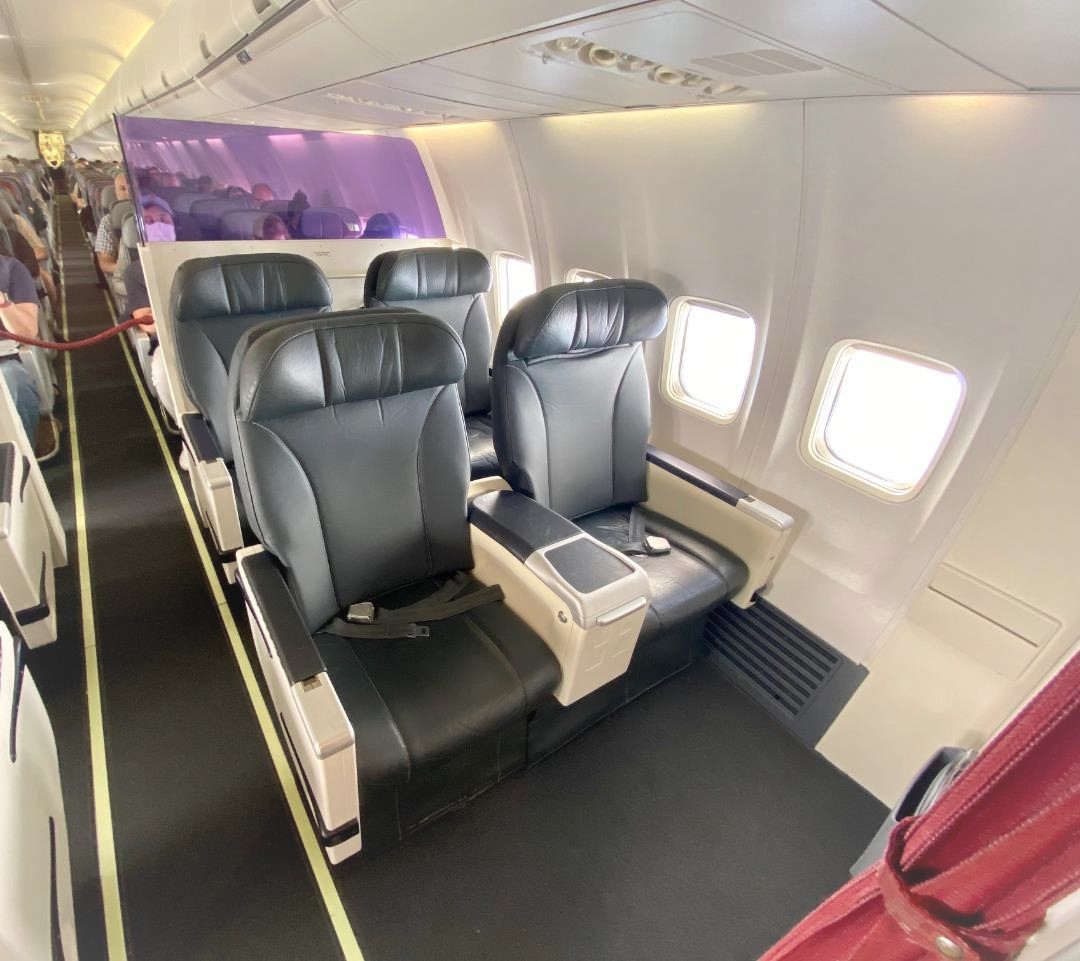 Rex B-737 Business Class Cabin