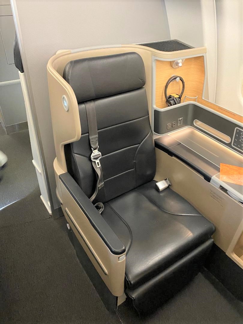 Qantas A-330 Business Class Seat