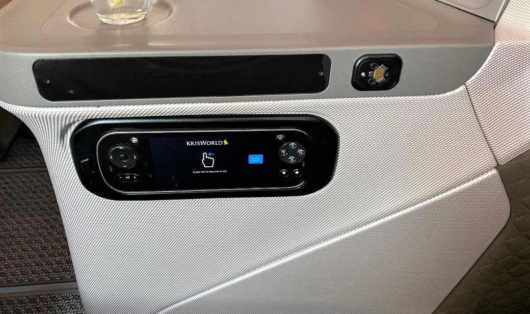 Seat Control Panel on Singapore Airlines Business Class B787-10