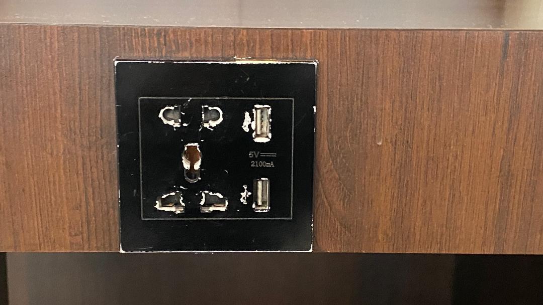 Power & Charging Outlets, Air Vistara Lounge Delhi Airport