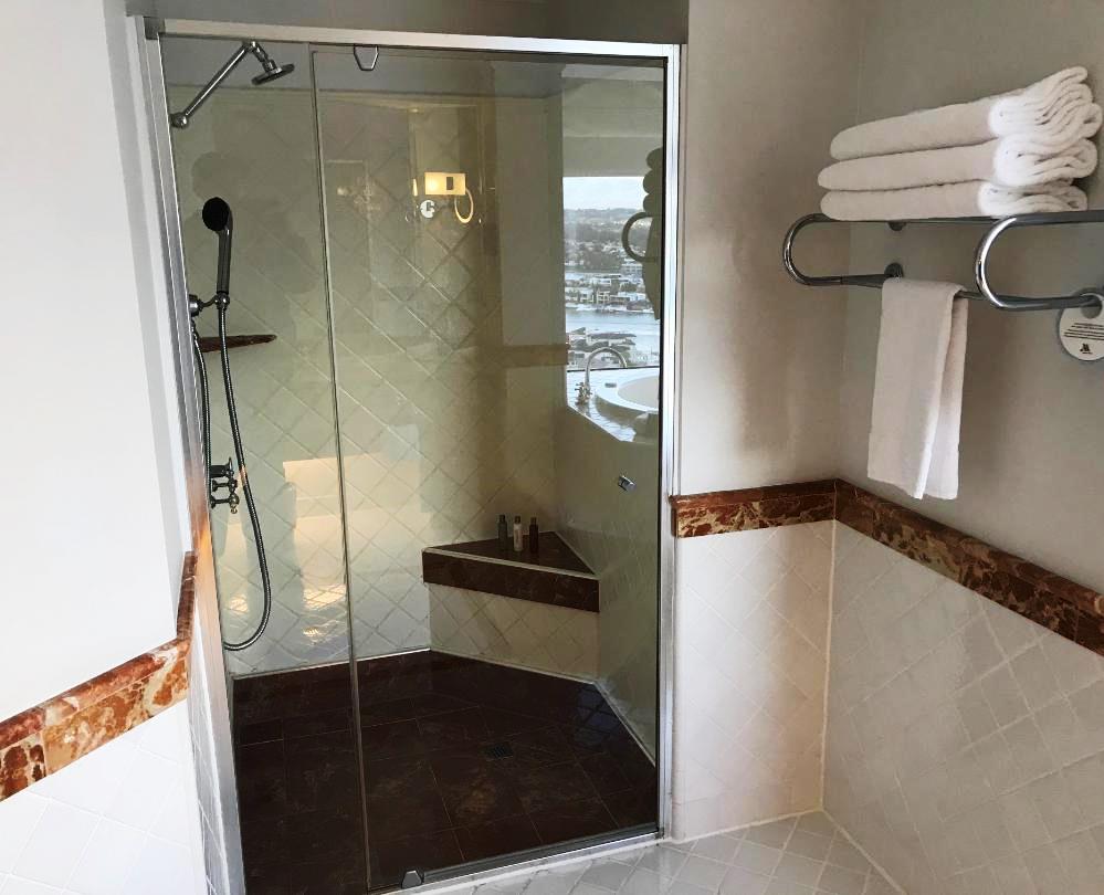 The Executive Suite, Shower