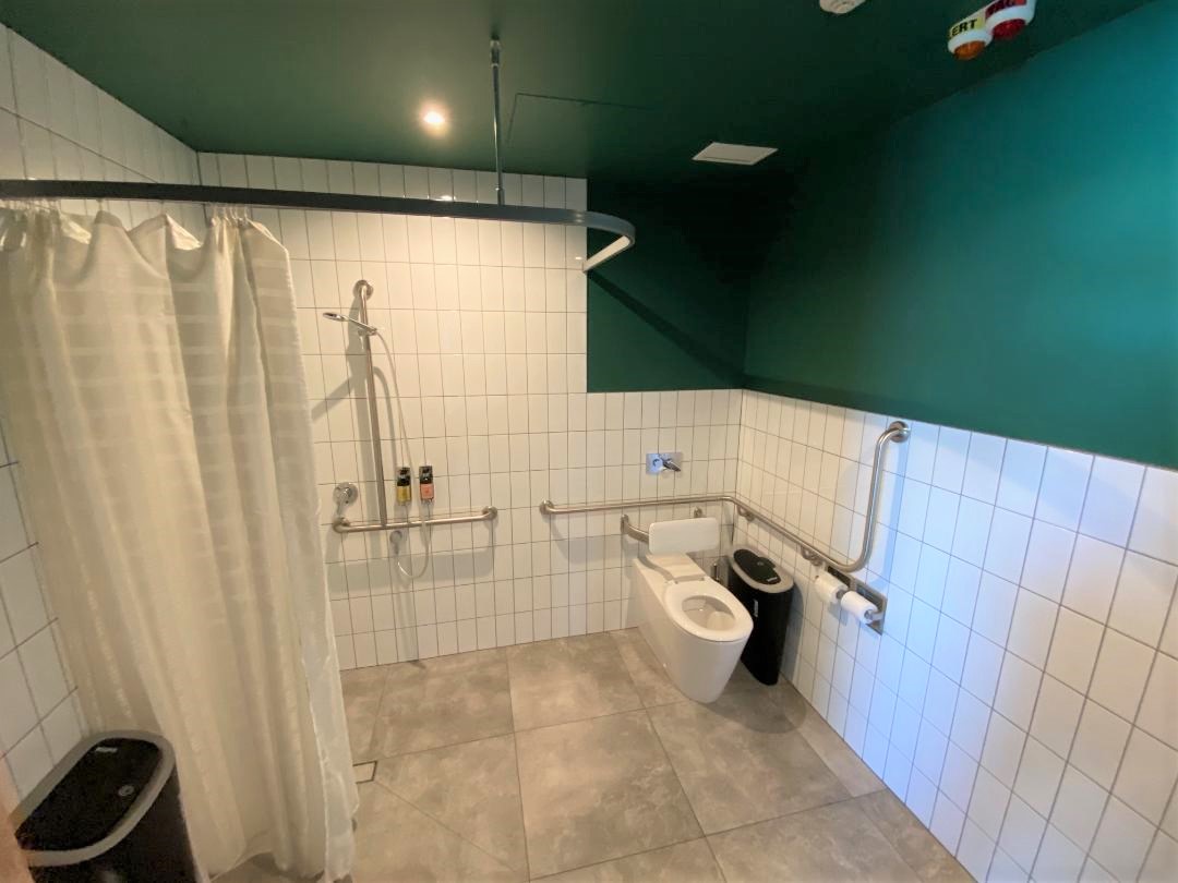Shower, My Lounge Brisbane