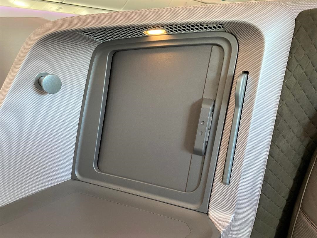 Shuttered Storage on Singapore Airlines B787-10 Business Class Seat