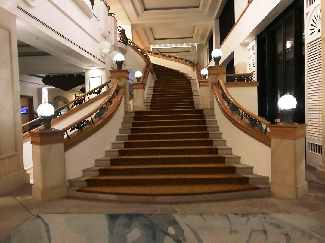 Surfers Paradise Marriott, Grand Staircase