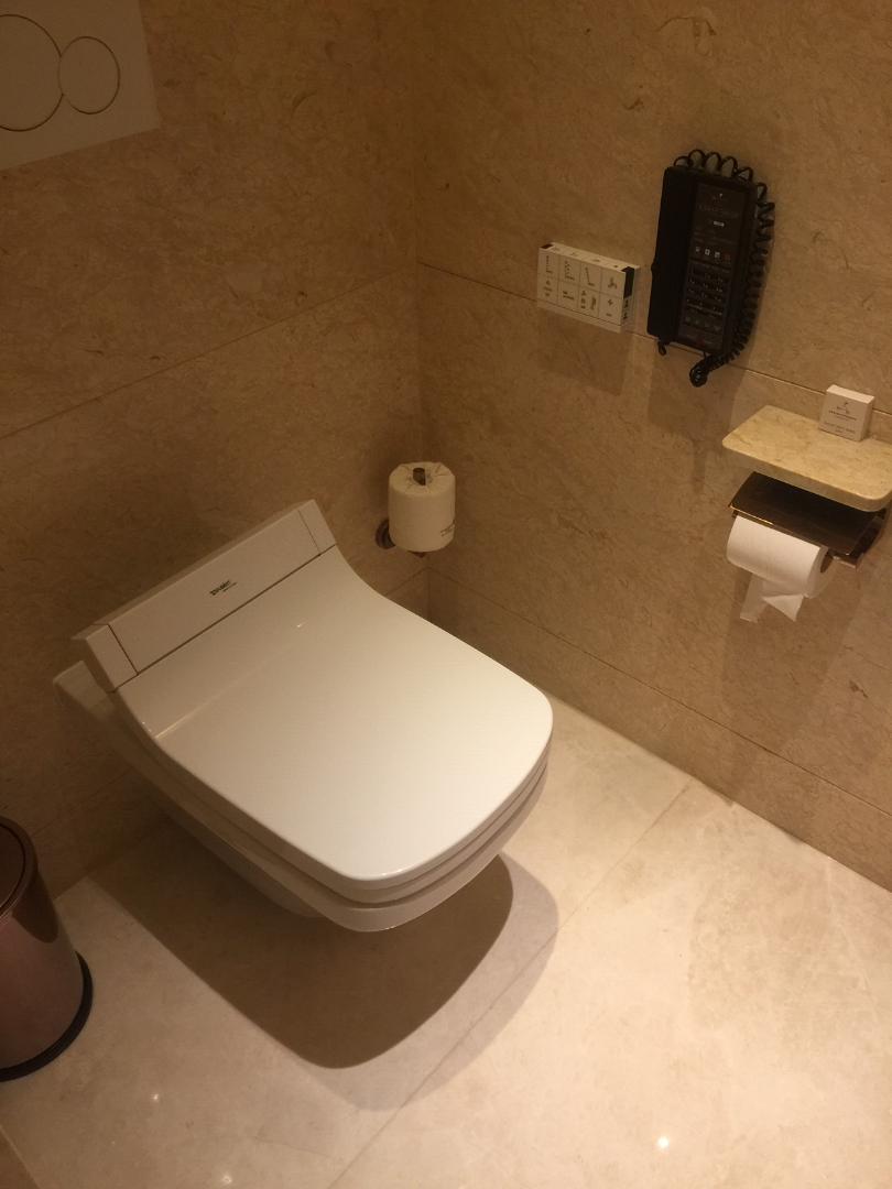 JW Marriott Macau, Executive Suite Toilet