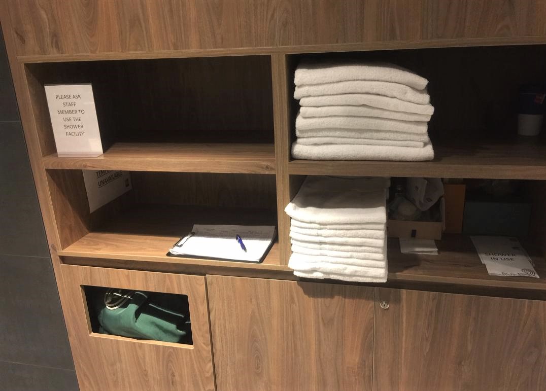 Towel Rack, American Expess Lounge, Sydney T1