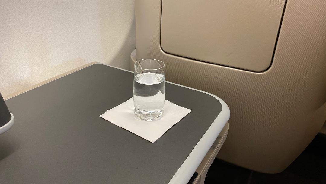 Pre-departure beverage, Qantas A-330 Business Class