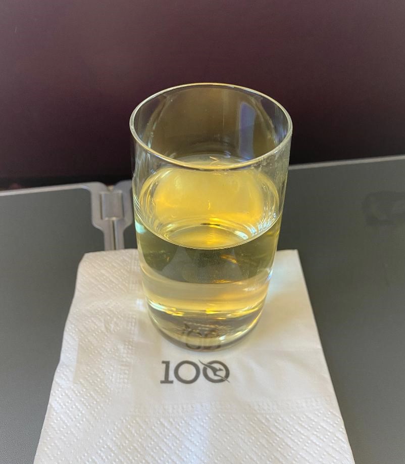 Qantas B-737 Business Class White Wine