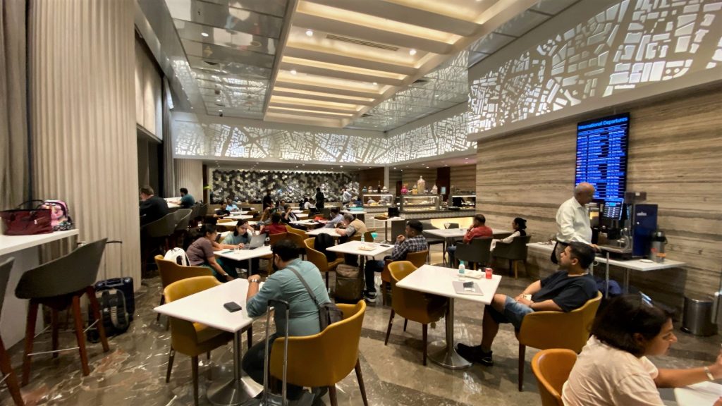 Review Adani Lounge Eastern Wing (Mumbai Airport) pointsHq