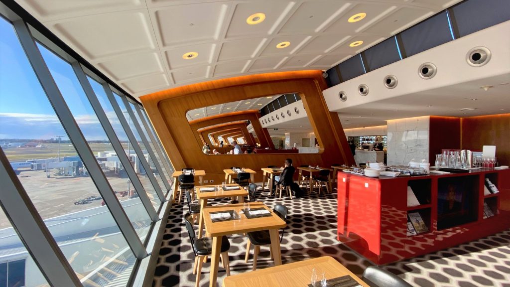 Lounge Review Qantas First, Sydney Airport pointsHq